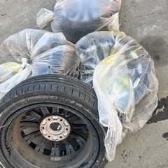 ハイエースタイヤ225/50R18 ９９Ｖの画像