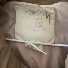 STUSSYダウンの画像