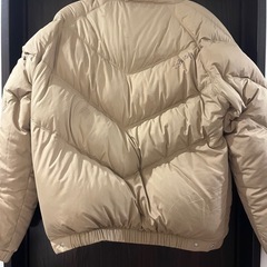 STUSSYダウンの画像