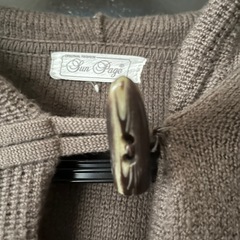 毛100%フード付きコートです。の画像