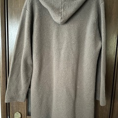 毛100%フード付きコートです。の画像
