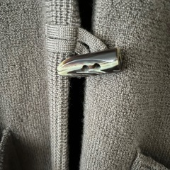 毛100%フード付きコートです。の画像