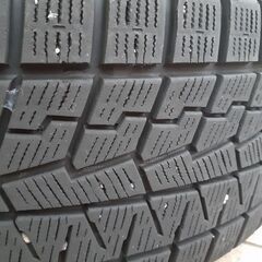 21年製スタッドレス中古215.60.16インチの画像
