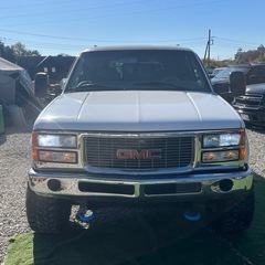 1999y シボレーサバーバン/4WD/V8ボーテックエンジン/5,7L/GMCグリル/ミッキートンプソンの画像