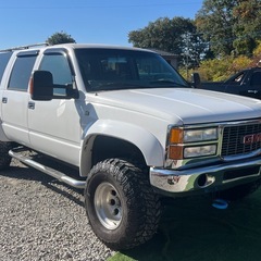 1999y シボレーサバーバン/4WD/V8ボーテックエンジン/5,7L/GMCグリル/ミッキートンプソンの画像