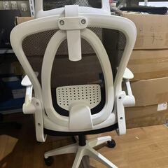 新古品 背もたれ、肘置きつき、オフィスチェア ほぼ新品未使用品の画像