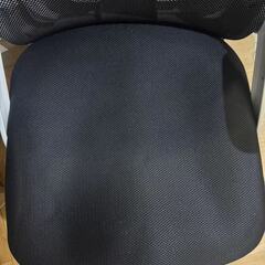 新古品 背もたれ、肘置きつき、オフィスチェア ほぼ新品未使用品の画像