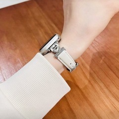 【新品】Apple Watchバンドのみ ホワイト キラキラハートの画像