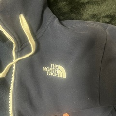今日取り引きなら1800円！NORTHFaceぱパーカーの画像