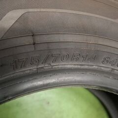 175/70R14 　YOKOHAMA  icegrd ig60の画像