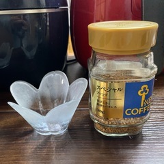 お花の形 小皿 2枚セットの画像