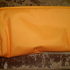 ロベルタディカメリーノ　オレンジ色　ポーチの画像