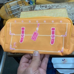 ロベルタディカメリーノ　オレンジ色　ポーチの画像