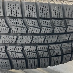 スタッドレスタイヤ205/65R16
　　の画像