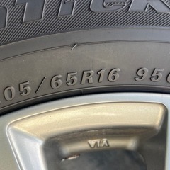 スタッドレスタイヤ205/65R16
　　の画像
