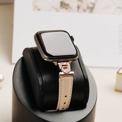 ラスト1点【新品】Apple Watchバンドのみクリームベージュキラキラハートの画像