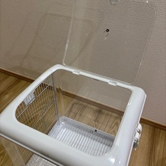 鳥のおウチ
（中型インコ）の画像