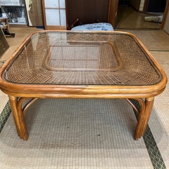 籐製のガラス　座卓／ローテブルの画像