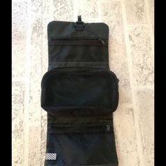 中古　無印 吊るして使える着脱ポーチ付ケースの画像