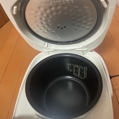 象印　3合炊飯器の画像