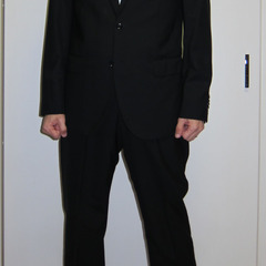 ＜譲渡準備中・・＞【捨てるくらいなら・・】そこそこ良品ブランドの礼服です。ワンコインでいかがですか？の画像