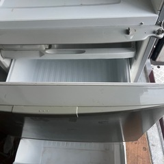 そが様18日(運搬費込)(即日、深夜ok)両開き！！　SHARP 345L 2011年製の画像