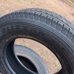 145R13LTタイヤの画像