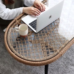 ガラステーブル ラタン風の画像