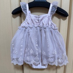 ベビードレス 薄いピンク フリル付きの画像