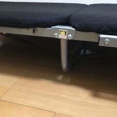 【低価格！！】おりたたみベッド　寝具付き　マットレス　敷布団　掛け布団　枕の画像