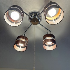 「無料」LEDシーリングライト　LED電球4灯付の画像