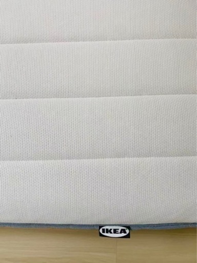 IKEAのマットレスとベッドフレーム（収納付き）のセット
