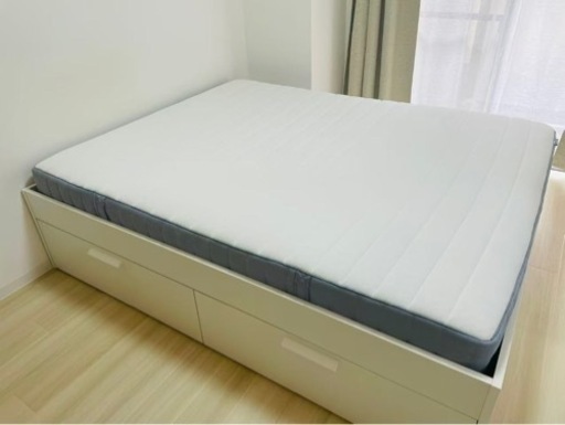 IKEAのマットレスとベッドフレーム（収納付き）のセット