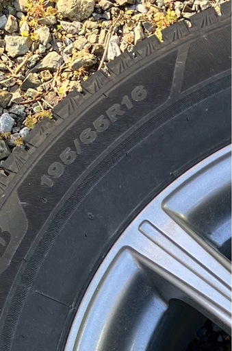 決まりました！スタッドレスタイヤ　ブリザック VRX3 195/65R16 ホイール4本セット 2023年製 ワンシーズン使用