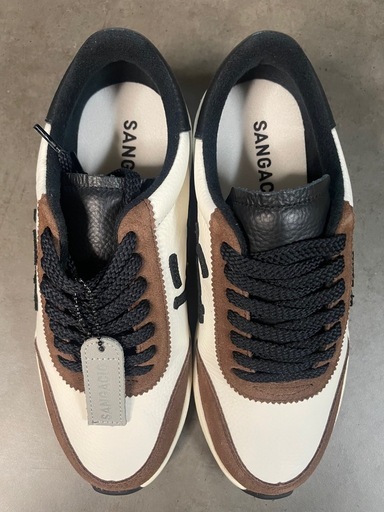 新品未使用　にゅ　BLOW  『WHITE×BROWN』　スニーカー　23.5cm