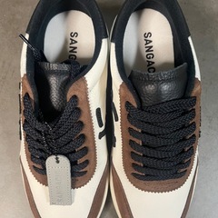 新品未使用 にゅBLOW 『WHITE×BROWN』スニーカーの画像