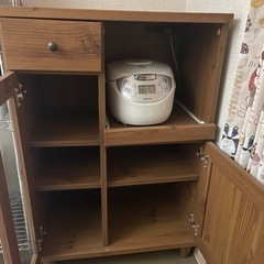 【受け渡し予定者決定】食器棚（キッチンボード）の画像