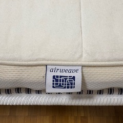 冷蔵庫とマットレスの画像