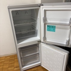 冷蔵庫とマットレスの画像