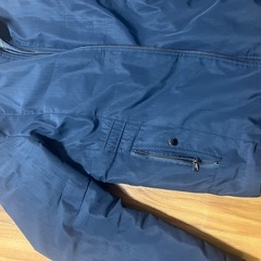 暖かさを追求した厚手のコートの画像