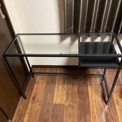 IKEA  ガラステーブルの画像