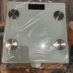 完全未使用⭐︎デジタル体重計とフィットネストラッカーセットの画像