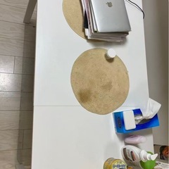 ikea デスクとチェアのセットの画像