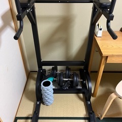 懸垂マシン 筋トレの画像