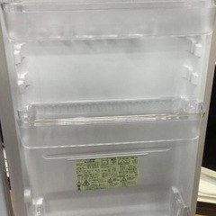 冷蔵庫【配達無料お届け設置出来ます💫都内近郊🚚】✨SHARP製✨左右開きどっちでもドア採用💫除菌クリーニング済の極美品✨ プラズマクラスター除菌機能モデル✨他にも冷蔵庫.洗濯機.電子レンジ.オーブン電子レンジ.炊飯器.テーブル&椅子.机&チェアー.ベット&マットレス.ドレッサーなど多種多様な美品が有ります✨お気軽にお問い合わせ下さい💫の画像