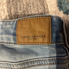 アメリカンイーグル　ダメージジーンズ　レディース（US8サイズ）の画像