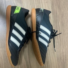 adidas sala フットサルシューズの画像