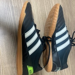 adidas sala フットサルシューズの画像