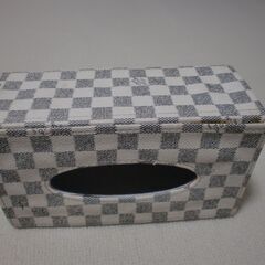 ルイ・ヴィトンのティシュー箱 ボロボロですの画像