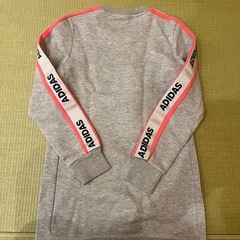 adidas 丈の長いとれートレーナーの画像